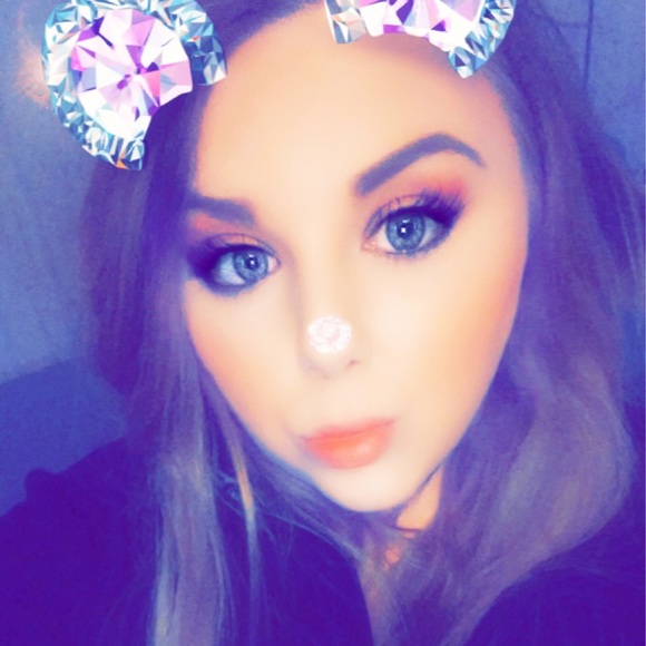 Meet your Posher, Courtney - Picture 5 of 8